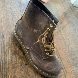 Dr. Martin Boots Brown *Worn Once*